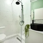 Apartamento Magheru Boulevard Cozy - Where Less Is Bucarest