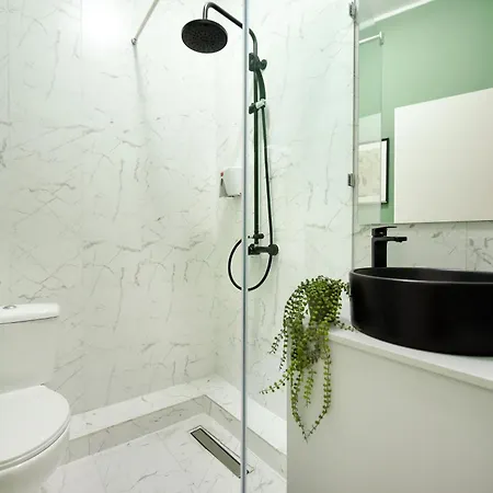 Appartamento Magheru Boulevard Cozy - Where Less Is Bucarest