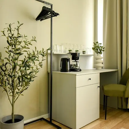 Апартаменты Magheru Boulevard Cozy - Where Less Is *